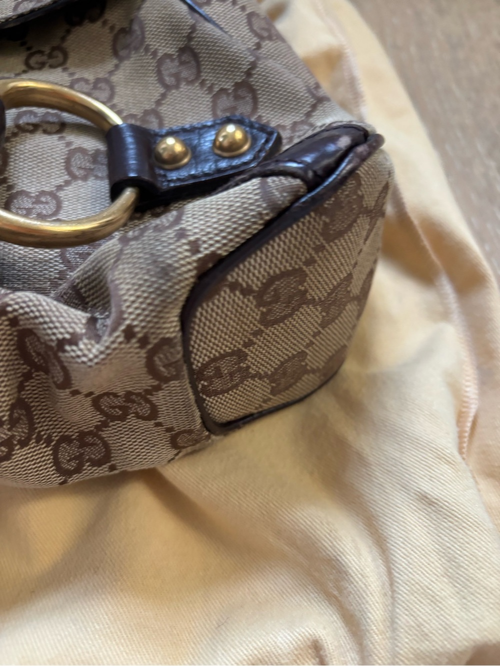 Gucci Beige/Brown Monogram Shoulder Bag with Gold Horsebit Accents tom ford - Picture 4 of 15